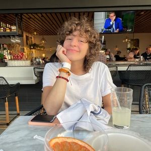 Meet your Posher, Layla